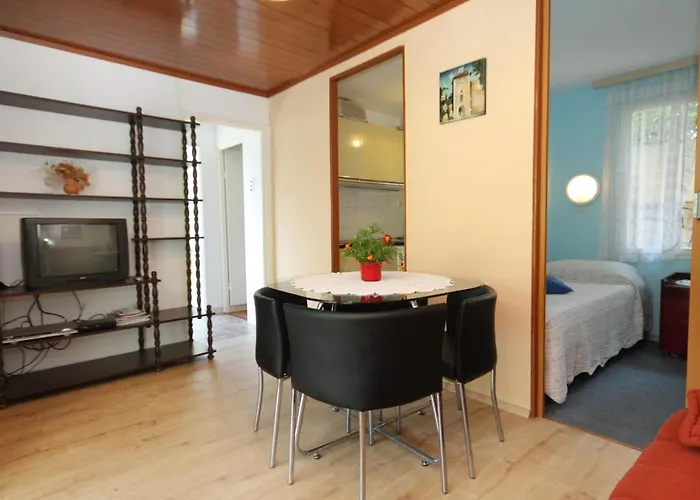 Apartment By The Sea Cove Vrbovica Bay - Vrbovica Zrnovo