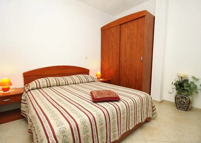 By The Sea Cove Vrbovica Bay - Vrbovica Apartment Zrnovo